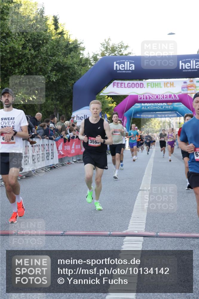 06.09.2026 - CURREX Alsterlauf Yannick Fuchs http://msf.ph/oto/10134142 06.09.2026 09:41:57 Ziel 2319, 2608, 2738, 3592, 4470, 4671, 4854, 4931, 5124, 6375, 8057, 8148 meine-sportfotos.de