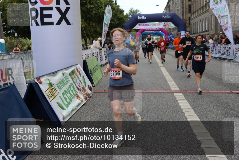 06.09.2026 - CURREX Alsterlauf Strokosch-Dieckow http://msf.ph/oto/10134152 06.09.2026 10:08:06 Ziel 2390, 2407, 3192, 3193, 3194, 3298, 3666, 4159, 4292, 4727, 4841, 5049, 5256, 5290, 5597, 6168, 6361, 6395 meine-sportfotos.de