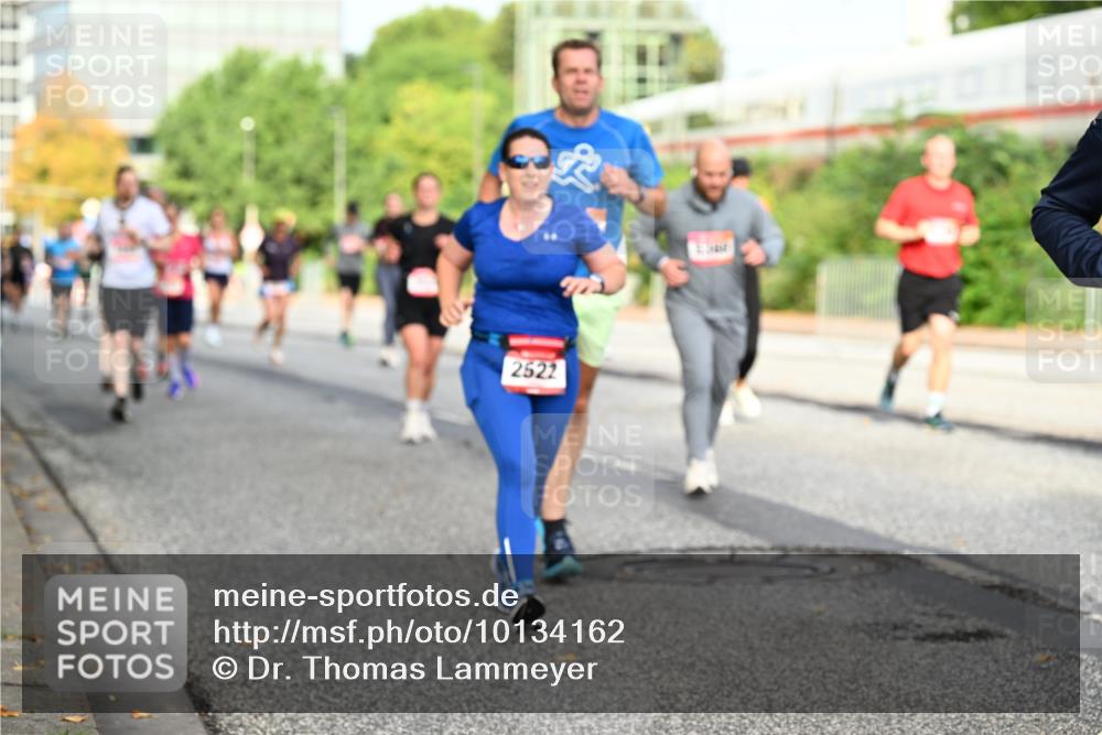 06.09.2026 - CURREX Alsterlauf Dr. Thomas Lammeyer http://msf.ph/oto/10134162 06.09.2026 09:59:23 Laufen 2522 meine-sportfotos.de