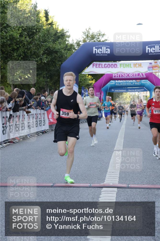 06.09.2026 - CURREX Alsterlauf Yannick Fuchs http://msf.ph/oto/10134164 06.09.2026 09:41:57 Ziel 2319, 2608, 2738, 3592, 4470, 4671, 4854, 4931, 5124, 6375, 8057, 8148 meine-sportfotos.de