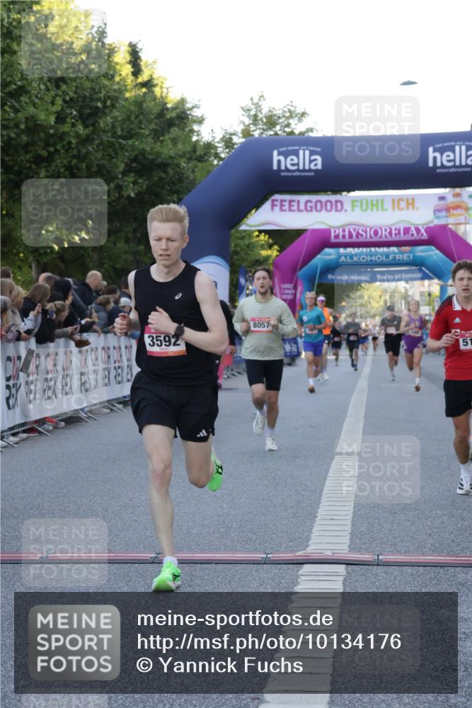 06.09.2026 - CURREX Alsterlauf Yannick Fuchs http://msf.ph/oto/10134176 06.09.2026 09:41:58 Ziel 2608, 2738, 3592, 4470, 4671, 4854, 4931, 5124, 5997, 6375, 8057, 8148 meine-sportfotos.de