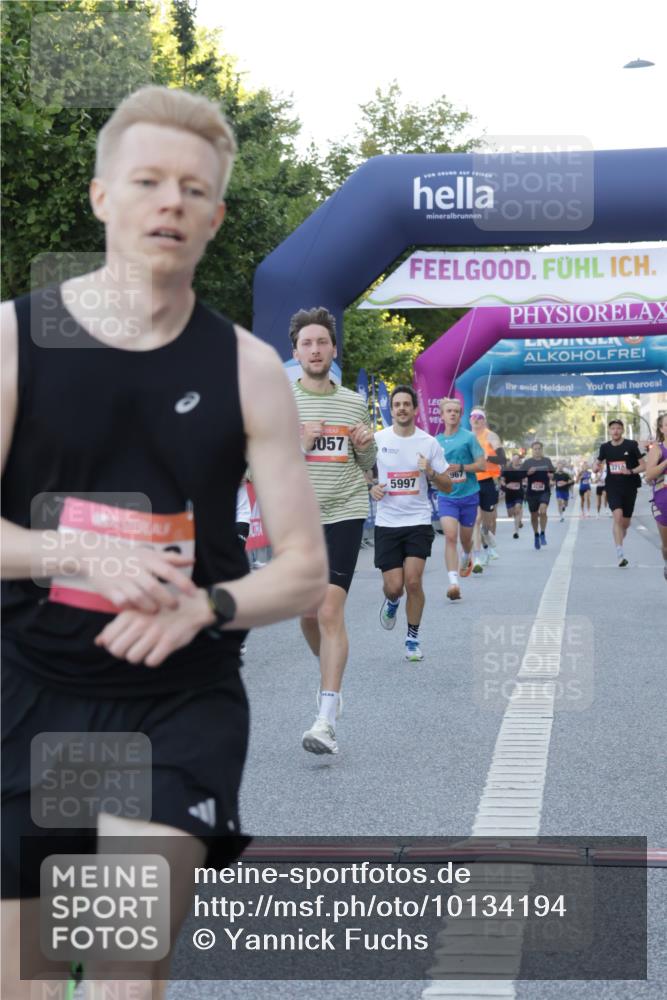 06.09.2026 - CURREX Alsterlauf Yannick Fuchs http://msf.ph/oto/10134194 06.09.2026 09:41:59 Ziel 2606, 2608, 2738, 3592, 4470, 4671, 4854, 4931, 4967, 5124, 5997, 6375, 8057, 8148 meine-sportfotos.de