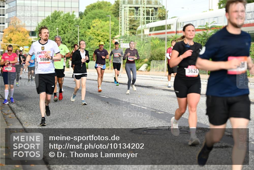 06.09.2026 - CURREX Alsterlauf Dr. Thomas Lammeyer http://msf.ph/oto/10134202 06.09.2026 09:59:26 Laufen 2741, 625, 3721, 24, 5866, 4454, 4229, 4194, 3626 meine-sportfotos.de