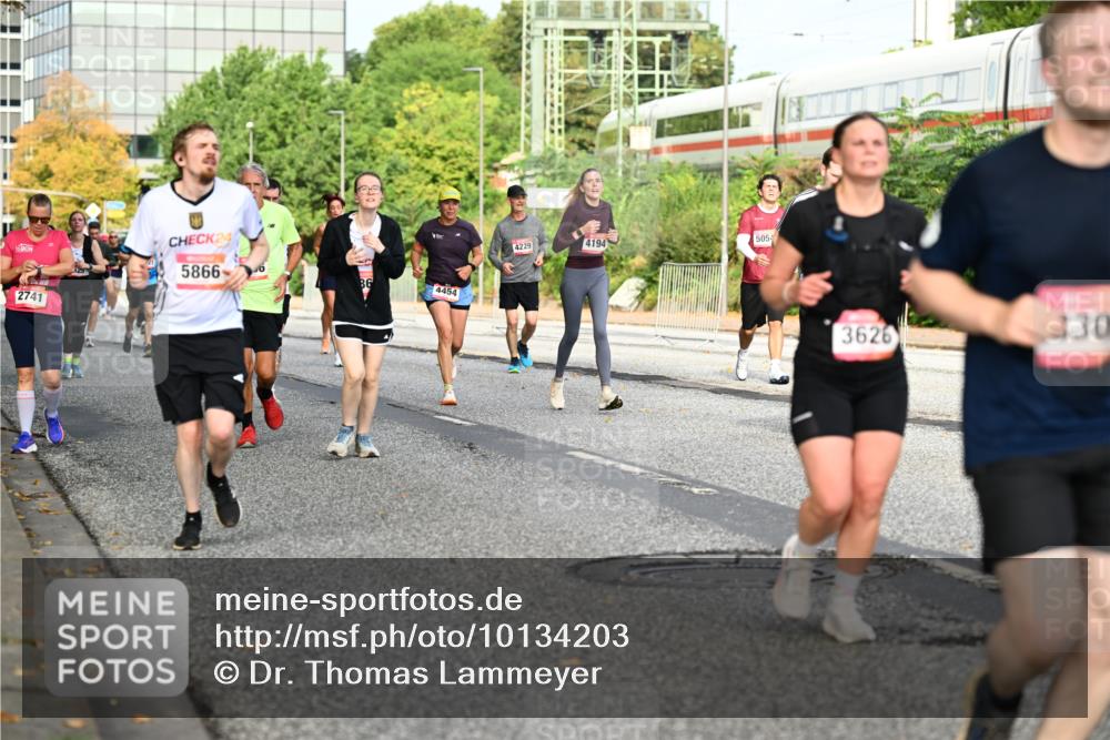 06.09.2026 - CURREX Alsterlauf Dr. Thomas Lammeyer http://msf.ph/oto/10134203 06.09.2026 09:59:27 Laufen 2741, 24, 5866, 86, 4454, 4229, 4194, 5054, 3626, 330 meine-sportfotos.de