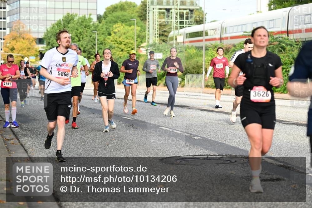 06.09.2026 - CURREX Alsterlauf Dr. Thomas Lammeyer http://msf.ph/oto/10134206 06.09.2026 09:59:27 Laufen 24, 5866, 4454, 2741, 4229, 194, 5054, 3626 meine-sportfotos.de