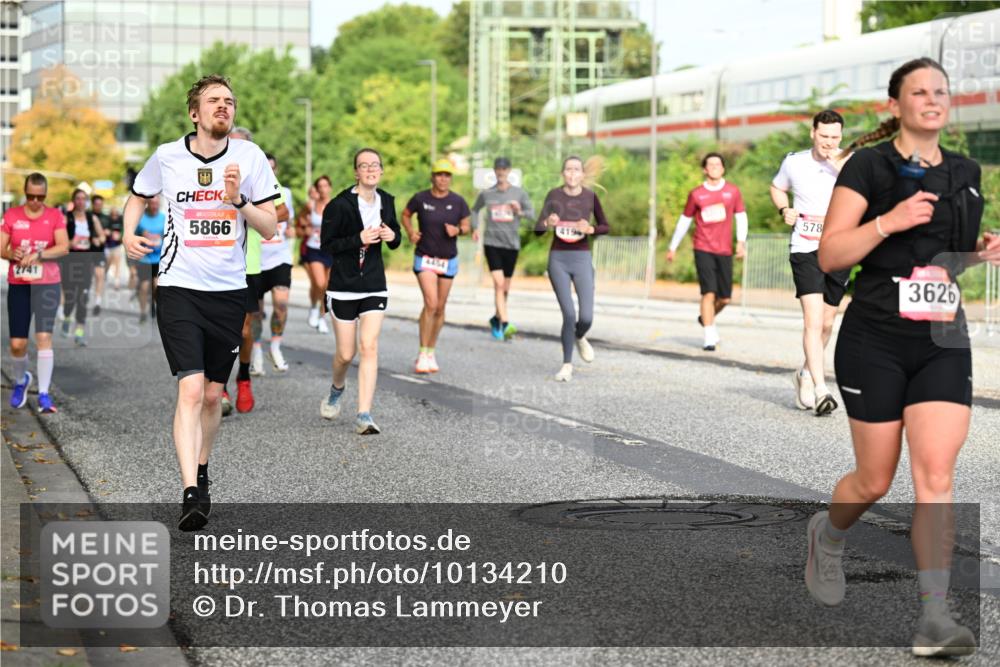 06.09.2026 - CURREX Alsterlauf Dr. Thomas Lammeyer http://msf.ph/oto/10134210 06.09.2026 09:59:27 Laufen 2741, 5866, 4454, 578, 419, 3626 meine-sportfotos.de