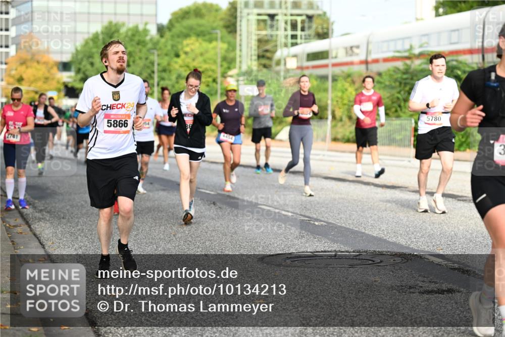 06.09.2026 - CURREX Alsterlauf Dr. Thomas Lammeyer http://msf.ph/oto/10134213 06.09.2026 09:59:27 Laufen 2741, 24, 5866, 86, 4454, 210, 5780, 3 meine-sportfotos.de