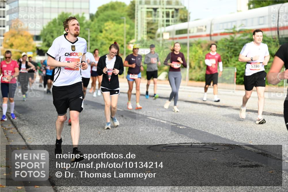 06.09.2026 - CURREX Alsterlauf Dr. Thomas Lammeyer http://msf.ph/oto/10134214 06.09.2026 09:59:28 Laufen 24, 8, 4454, 5780 meine-sportfotos.de