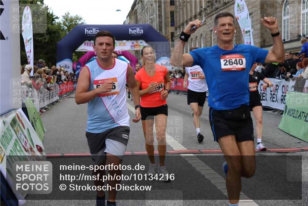 06.09.2026 - CURREX Alsterlauf Strokosch-Dieckow http://msf.ph/oto/10134216 06.09.2026 09:54:50 Ziel 2395, 2433, 2451, 2587, 2640, 3251, 3413, 3629, 3991, 4206, 4335, 4394, 4458, 4974, 5165, 5657, 5666, 6079, 6191, 6210 meine-sportfotos.de