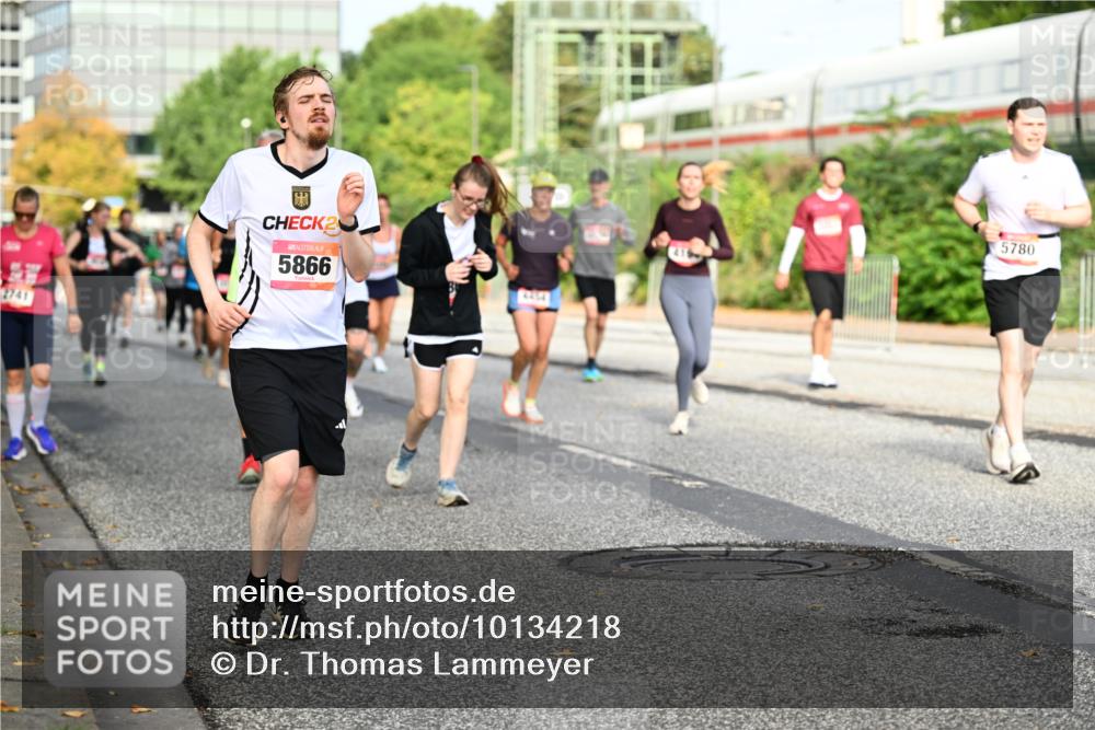 06.09.2026 - CURREX Alsterlauf Dr. Thomas Lammeyer http://msf.ph/oto/10134218 06.09.2026 09:59:28 Laufen 2741, 2, 5866, 5780 meine-sportfotos.de
