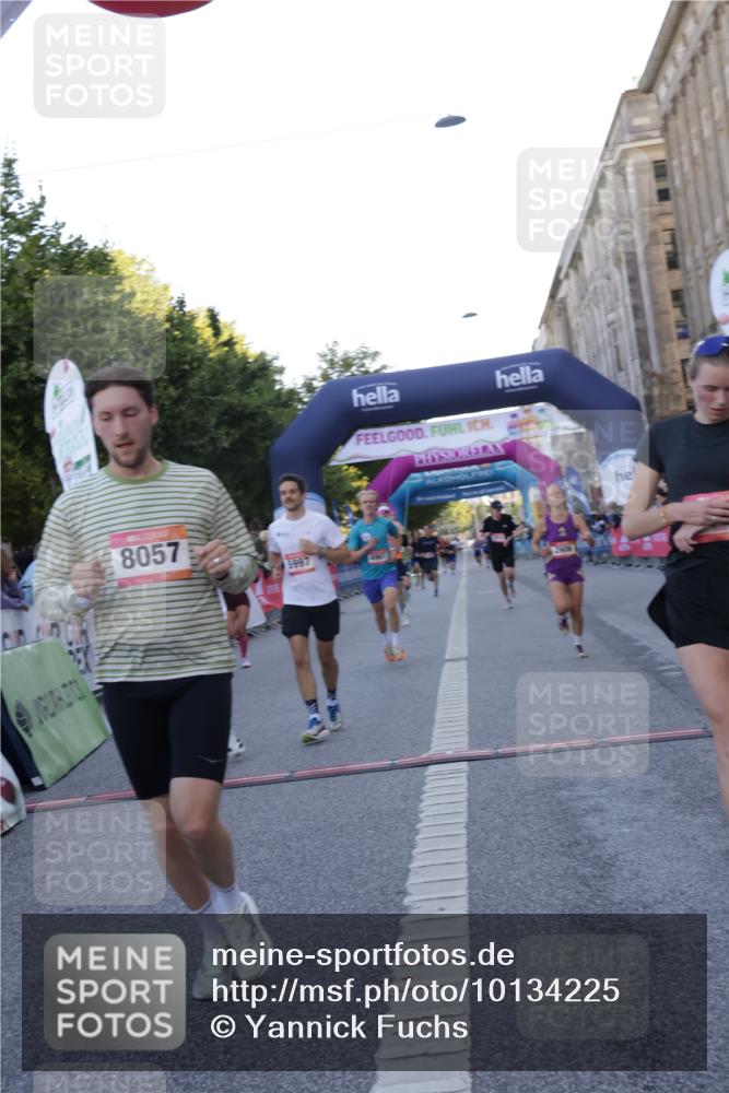 06.09.2026 - CURREX Alsterlauf Yannick Fuchs http://msf.ph/oto/10134225 06.09.2026 09:42:01 Ziel 2606, 2608, 2738, 3592, 3714, 4068, 4470, 4535, 4671, 4854, 4931, 4967, 5124, 5997, 6375, 8057, 8148 meine-sportfotos.de