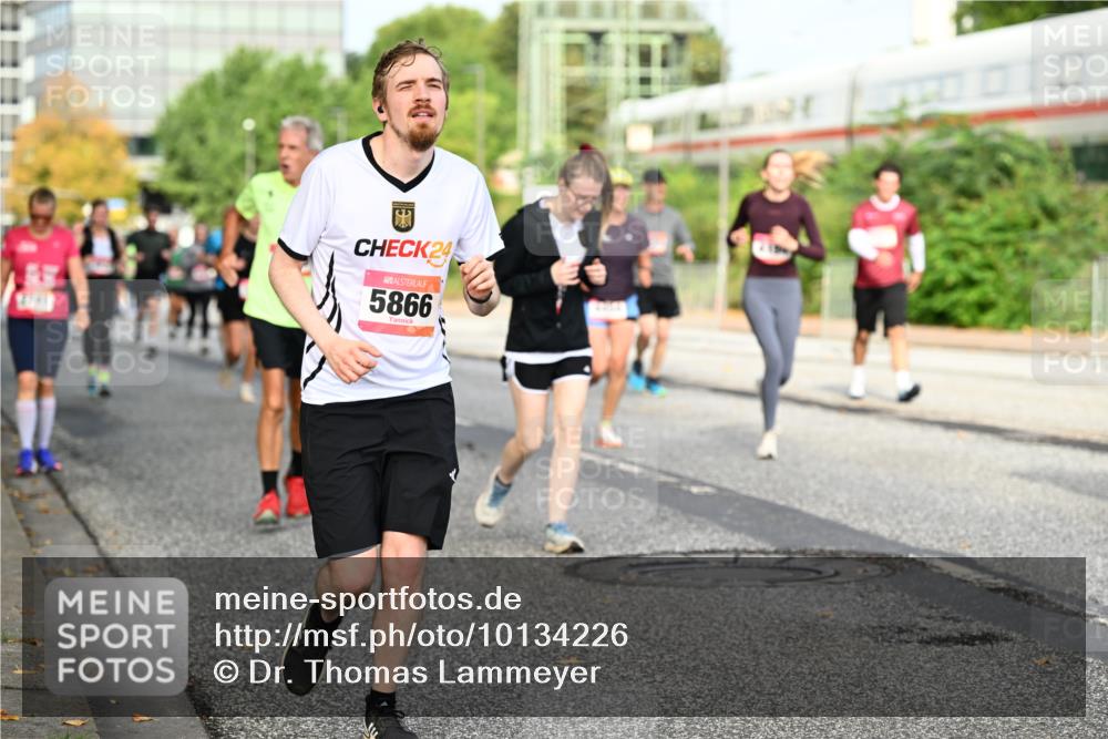 06.09.2026 - CURREX Alsterlauf Dr. Thomas Lammeyer http://msf.ph/oto/10134226 06.09.2026 09:59:28 Laufen 24, 5866, 10010 meine-sportfotos.de
