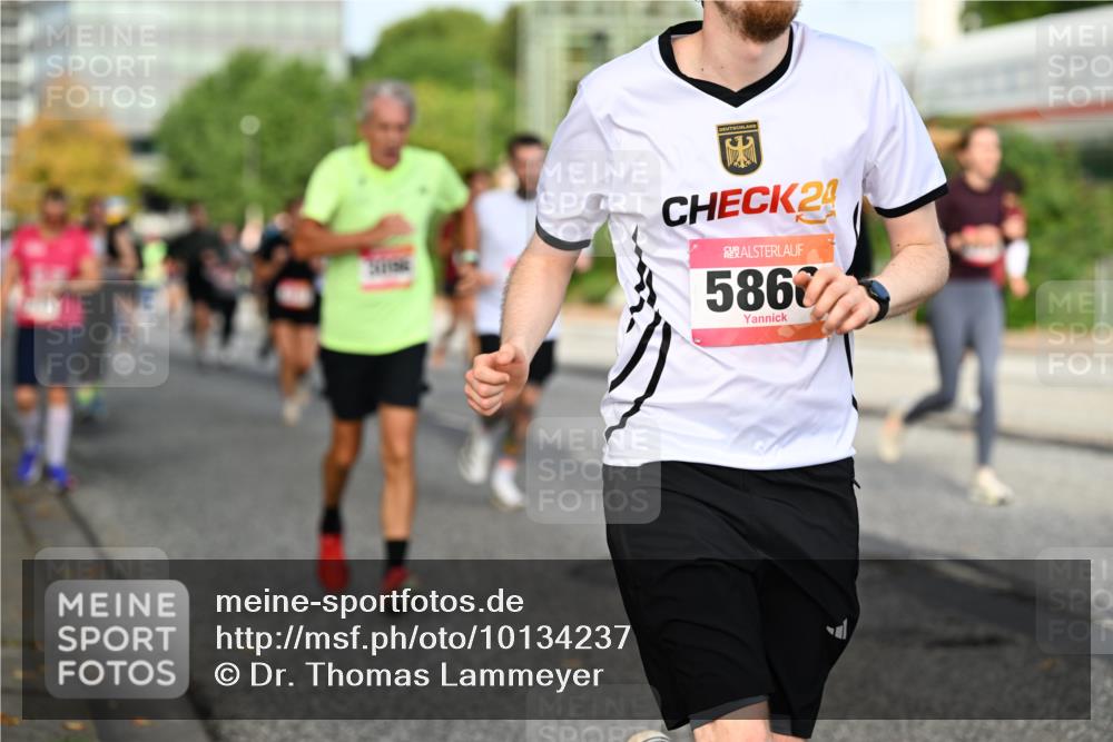 06.09.2026 - CURREX Alsterlauf Dr. Thomas Lammeyer http://msf.ph/oto/10134237 06.09.2026 09:59:30 Laufen 24, 5867 meine-sportfotos.de