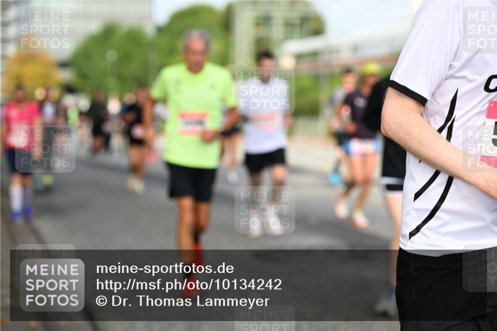 06.09.2026 - CURREX Alsterlauf Dr. Thomas Lammeyer http://msf.ph/oto/10134242 06.09.2026 09:59:30 Laufen  meine-sportfotos.de