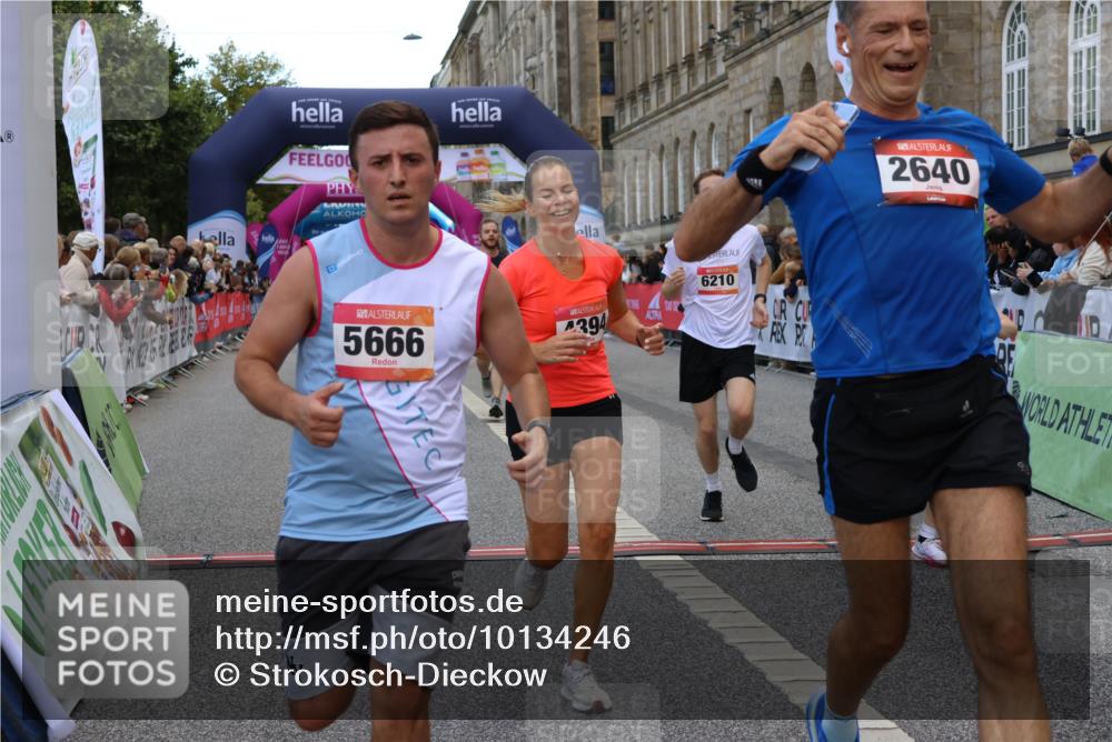06.09.2026 - CURREX Alsterlauf Strokosch-Dieckow http://msf.ph/oto/10134246 06.09.2026 09:54:50 Ziel 2395, 2433, 2451, 2587, 2640, 3251, 3413, 3629, 3991, 4206, 4335, 4394, 4458, 4974, 5165, 5657, 5666, 6079, 6191, 6210 meine-sportfotos.de