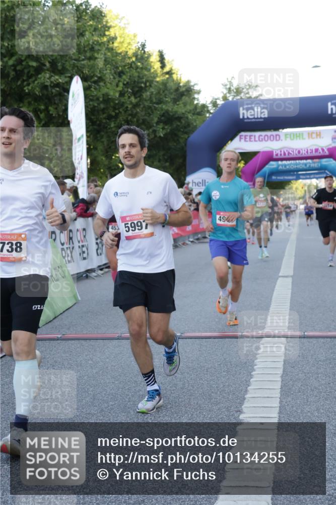 06.09.2026 - CURREX Alsterlauf Yannick Fuchs http://msf.ph/oto/10134255 06.09.2026 09:42:03 Ziel 2606, 2738, 3592, 3714, 4068, 4535, 4854, 4931, 4967, 5112, 5124, 5997, 6375, 8057, 8148 meine-sportfotos.de
