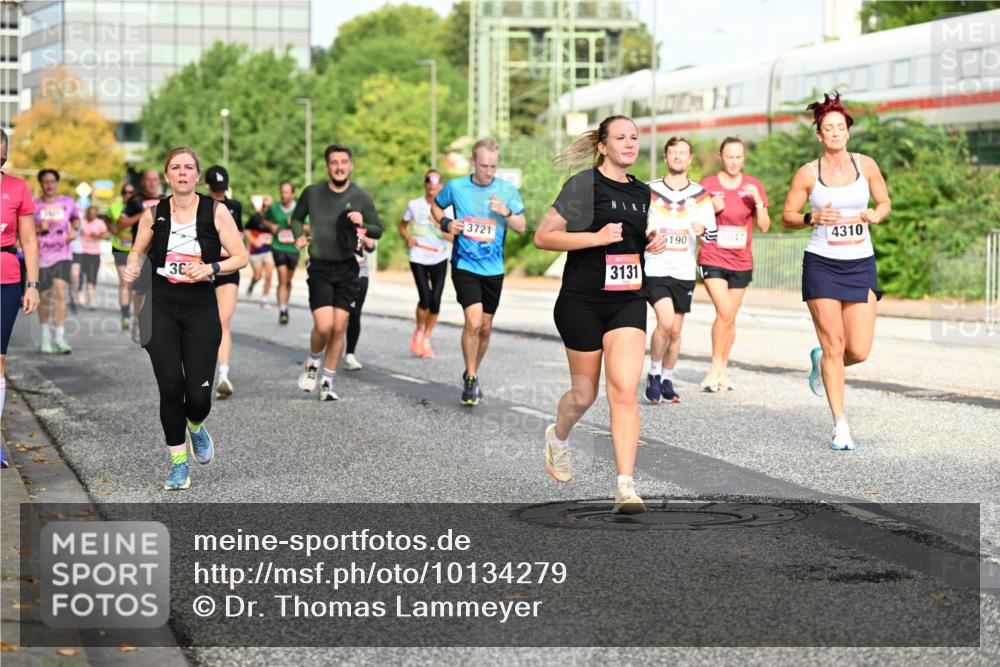 06.09.2026 - CURREX Alsterlauf Dr. Thomas Lammeyer http://msf.ph/oto/10134279 06.09.2026 09:59:33 Laufen 36, 3721, 3131, 5190, 5047, 4310 meine-sportfotos.de
