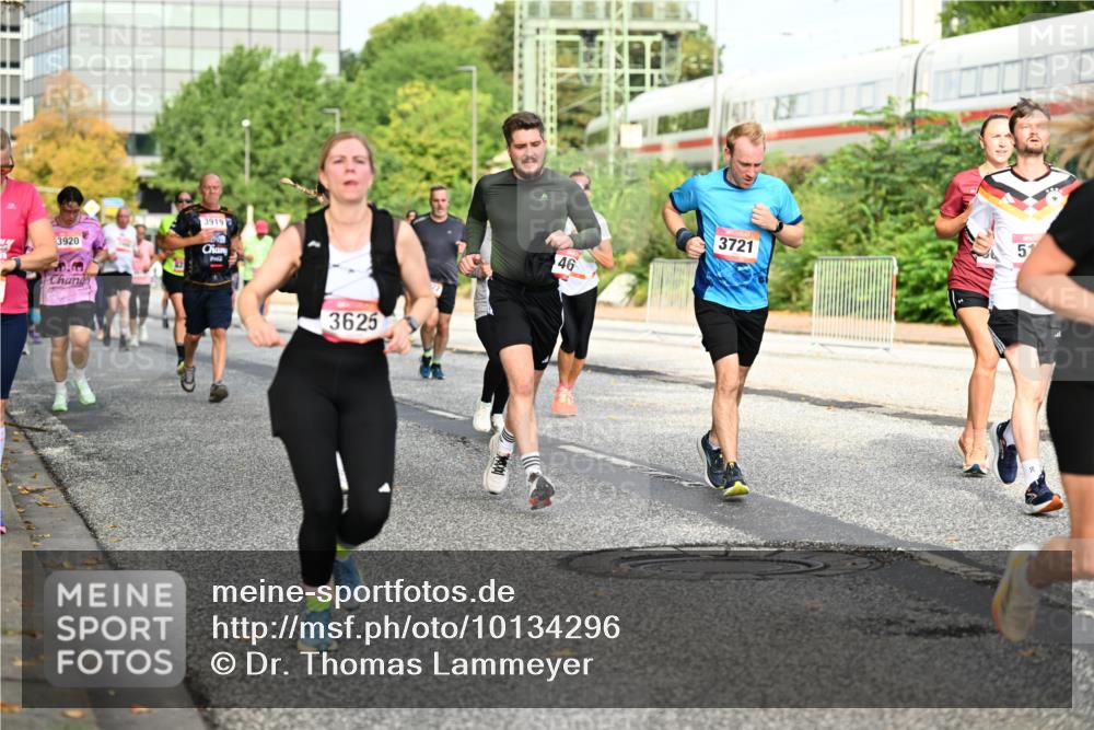 06.09.2026 - CURREX Alsterlauf Dr. Thomas Lammeyer http://msf.ph/oto/10134296 06.09.2026 09:59:35 Laufen 3919, 3920, 3625, 46, 3721, 51 meine-sportfotos.de