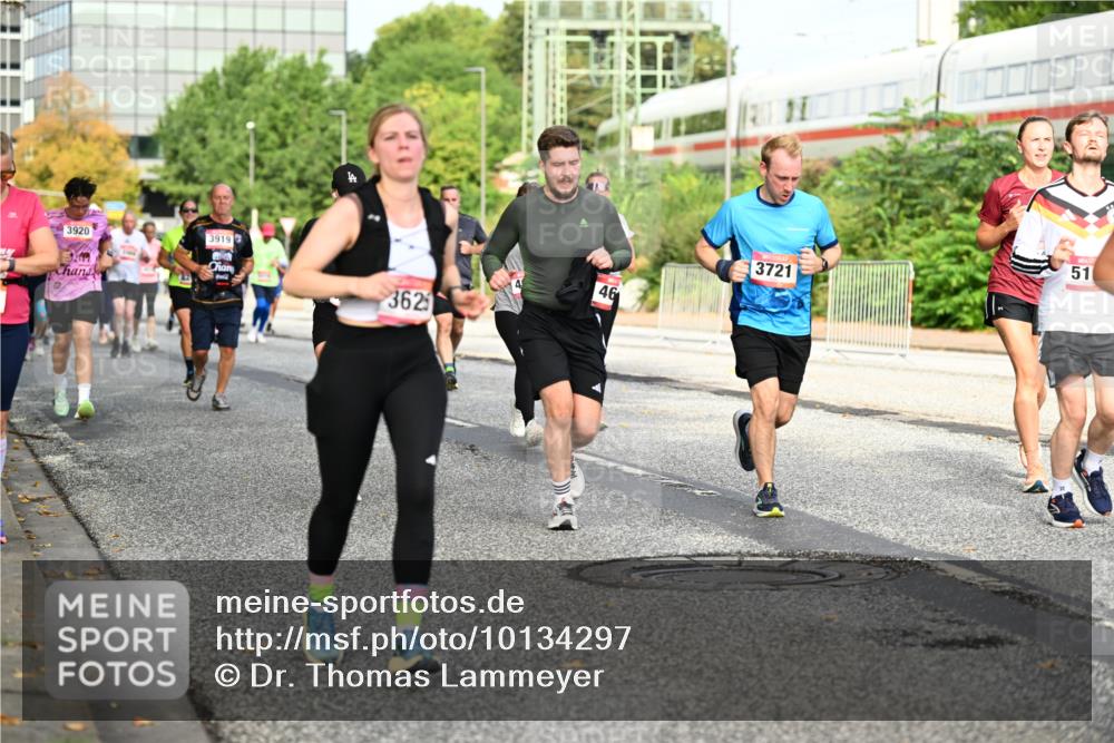 06.09.2026 - CURREX Alsterlauf Dr. Thomas Lammeyer http://msf.ph/oto/10134297 06.09.2026 09:59:35 Laufen 51, 3721, 4, 46, 362, 3920, 3919 meine-sportfotos.de