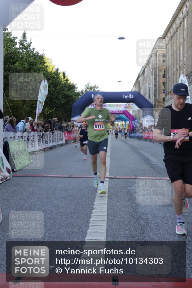 06.09.2026 - CURREX Alsterlauf Yannick Fuchs http://msf.ph/oto/10134303 06.09.2026 09:42:06 Ziel 2606, 2738, 3238, 3592, 3714, 4068, 4241, 4535, 4931, 4967, 5112, 5124, 5997, 6127, 6280, 8057, 8148 meine-sportfotos.de
