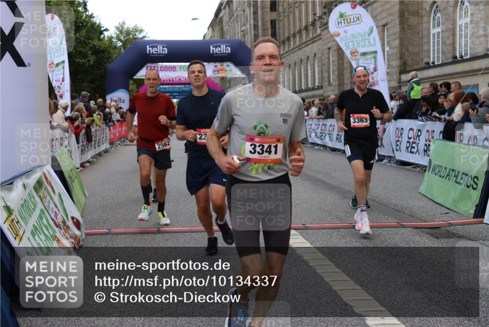 06.09.2026 - CURREX Alsterlauf Strokosch-Dieckow http://msf.ph/oto/10134337 06.09.2026 09:54:58 Ziel 2184, 2261, 2314, 2395, 2397, 2494, 2587, 2826, 2962, 3251, 3291, 3341, 3363, 3991, 4322, 4335, 4458, 4839, 5094, 5165, 5298, 5385, 6191 meine-sportfotos.de
