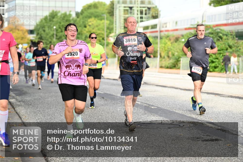 06.09.2026 - CURREX Alsterlauf Dr. Thomas Lammeyer http://msf.ph/oto/10134341 06.09.2026 09:59:39 Laufen 3920, 6288, 3919, 4922 meine-sportfotos.de