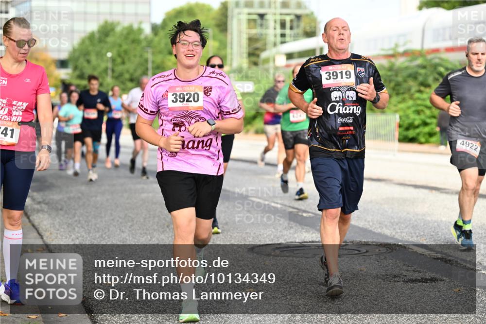06.09.2026 - CURREX Alsterlauf Dr. Thomas Lammeyer http://msf.ph/oto/10134349 06.09.2026 09:59:40 Laufen 41, 3920, 624, 3919, 4922 meine-sportfotos.de