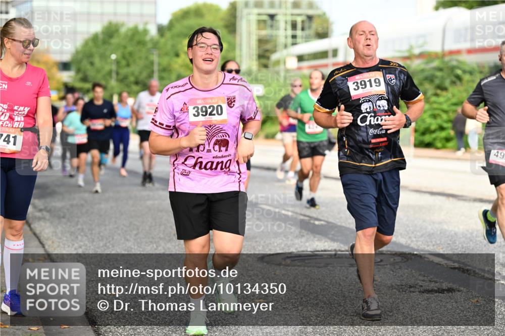06.09.2026 - CURREX Alsterlauf Dr. Thomas Lammeyer http://msf.ph/oto/10134350 06.09.2026 09:59:40 Laufen 41, 3920, 3919, 49 meine-sportfotos.de