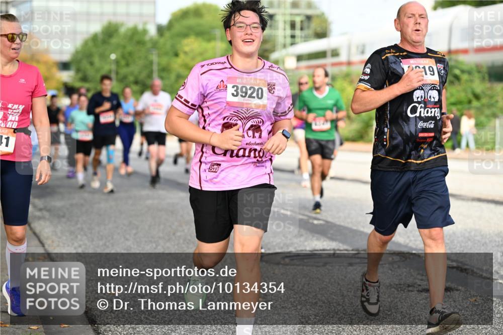 06.09.2026 - CURREX Alsterlauf Dr. Thomas Lammeyer http://msf.ph/oto/10134354 06.09.2026 09:59:40 Laufen 1, 3920, 019, 19 meine-sportfotos.de