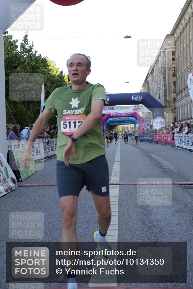 06.09.2026 - CURREX Alsterlauf Yannick Fuchs http://msf.ph/oto/10134359 06.09.2026 09:42:08 Ziel 2606, 2738, 3238, 3714, 4068, 4241, 4535, 4931, 4967, 5112, 5997, 6127, 6280, 8057, 8148 meine-sportfotos.de