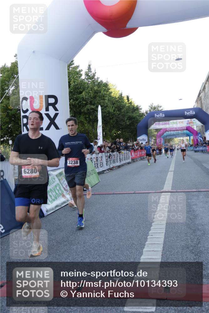 06.09.2026 - CURREX Alsterlauf Yannick Fuchs http://msf.ph/oto/10134393 06.09.2026 09:42:10 Ziel 2606, 3238, 3714, 4068, 4241, 4535, 4967, 5112, 5960, 5997, 6127, 6151, 6280 meine-sportfotos.de