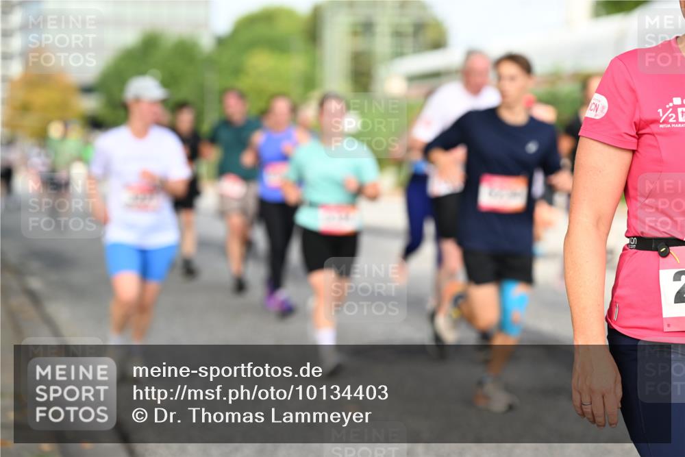 06.09.2026 - CURREX Alsterlauf Dr. Thomas Lammeyer http://msf.ph/oto/10134403 06.09.2026 09:59:45 Laufen 1, 2, 2 meine-sportfotos.de