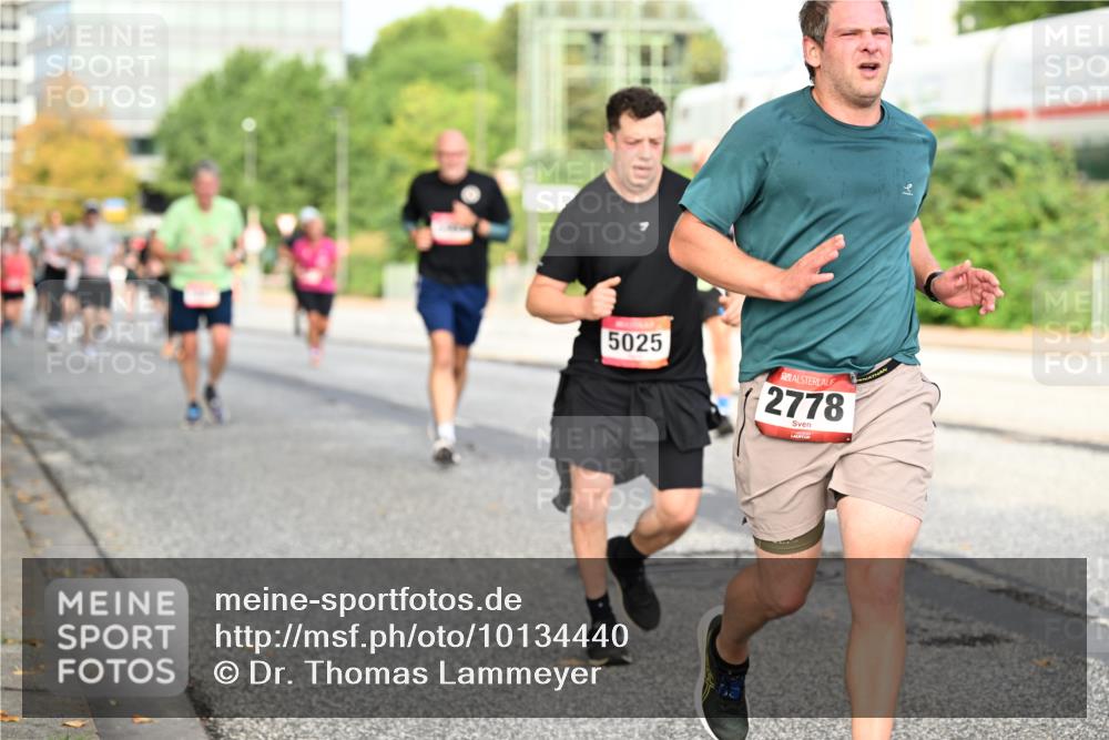 06.09.2026 - CURREX Alsterlauf Dr. Thomas Lammeyer http://msf.ph/oto/10134440 06.09.2026 09:59:48 Laufen 5025, 2778 meine-sportfotos.de