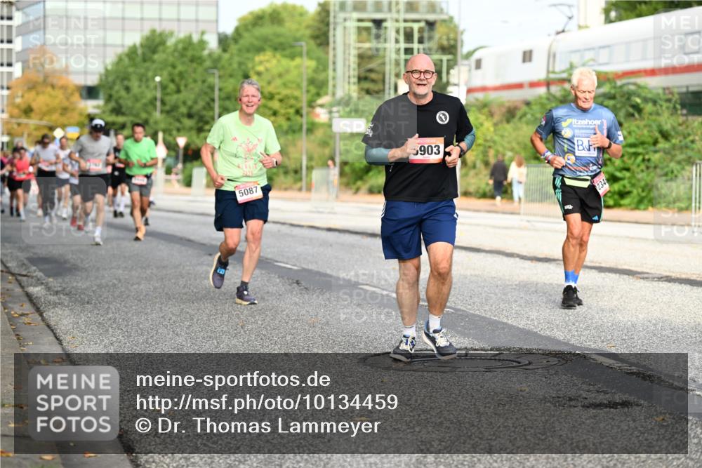 06.09.2026 - CURREX Alsterlauf Dr. Thomas Lammeyer http://msf.ph/oto/10134459 06.09.2026 09:59:50 Laufen 5903, 5087, 234 meine-sportfotos.de