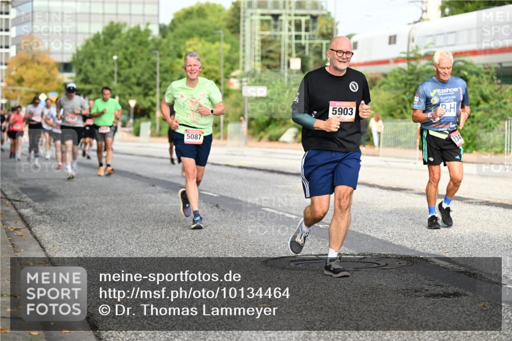 06.09.2026 - CURREX Alsterlauf Dr. Thomas Lammeyer http://msf.ph/oto/10134464 06.09.2026 09:59:50 Laufen 5087, 5903, 3, 2346 meine-sportfotos.de