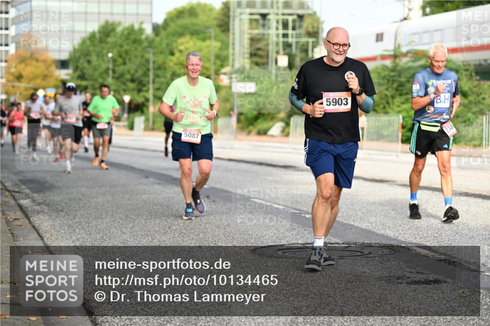 06.09.2026 - CURREX Alsterlauf Dr. Thomas Lammeyer http://msf.ph/oto/10134465 06.09.2026 09:59:50 Laufen 5087, 5903, 2346 meine-sportfotos.de