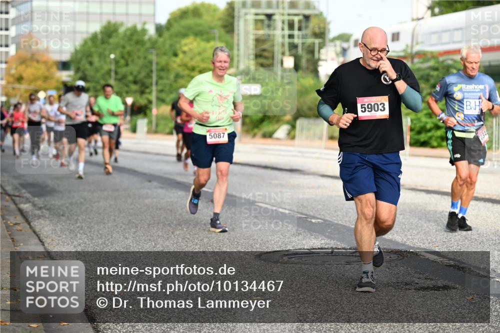 06.09.2026 - CURREX Alsterlauf Dr. Thomas Lammeyer http://msf.ph/oto/10134467 06.09.2026 09:59:50 Laufen 5087, 5903, 234 meine-sportfotos.de