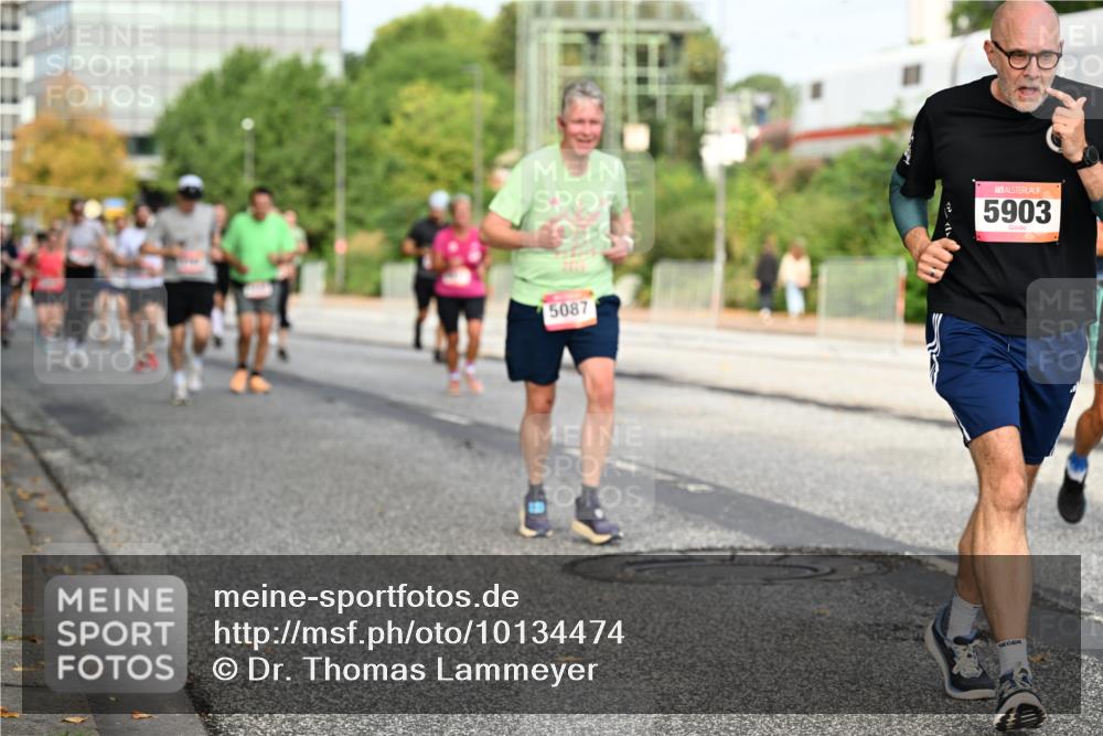 06.09.2026 - CURREX Alsterlauf Dr. Thomas Lammeyer http://msf.ph/oto/10134474 06.09.2026 09:59:51 Laufen 5087, 5903 meine-sportfotos.de