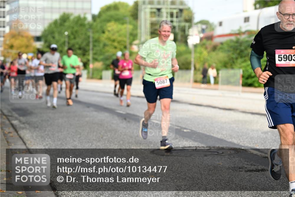 06.09.2026 - CURREX Alsterlauf Dr. Thomas Lammeyer http://msf.ph/oto/10134477 06.09.2026 09:59:51 Laufen 5087, 5903 meine-sportfotos.de