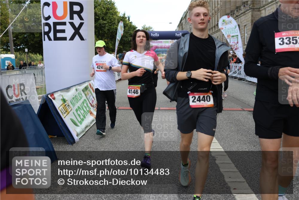 06.09.2026 - CURREX Alsterlauf Strokosch-Dieckow http://msf.ph/oto/10134483 06.09.2026 10:08:25 Ziel 2035, 2080, 2105, 2155, 2440, 2504, 3093, 3200, 3352, 3390, 4146, 4169, 4247, 4399, 4447, 5030, 5342, 5502, 5582, 6230, 6473, 8045, 8258, 8260, 8297 meine-sportfotos.de