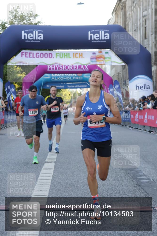 06.09.2026 - CURREX Alsterlauf Yannick Fuchs http://msf.ph/oto/10134503 06.09.2026 09:42:15 Ziel 3238, 4241, 4858, 5554, 5960, 5984, 6127, 6151, 6280, 6419, 6463 meine-sportfotos.de