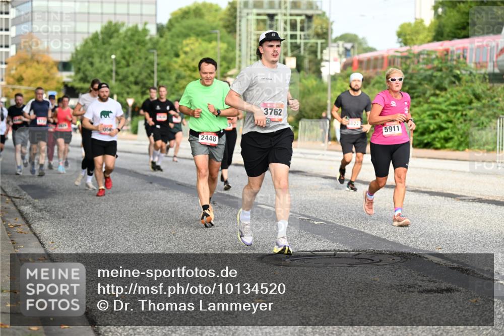 06.09.2026 - CURREX Alsterlauf Dr. Thomas Lammeyer http://msf.ph/oto/10134520 06.09.2026 09:59:55 Laufen 056, 2448, 3762, 8022, 5911 meine-sportfotos.de