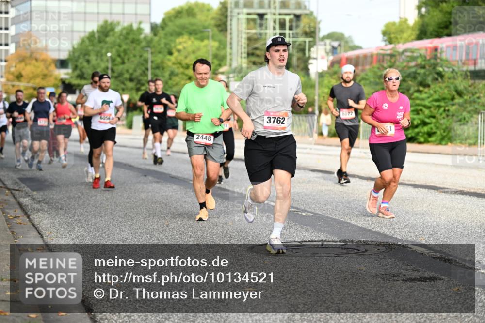 06.09.2026 - CURREX Alsterlauf Dr. Thomas Lammeyer http://msf.ph/oto/10134521 06.09.2026 09:59:55 Laufen 6056, 2448, 3762, 8022 meine-sportfotos.de