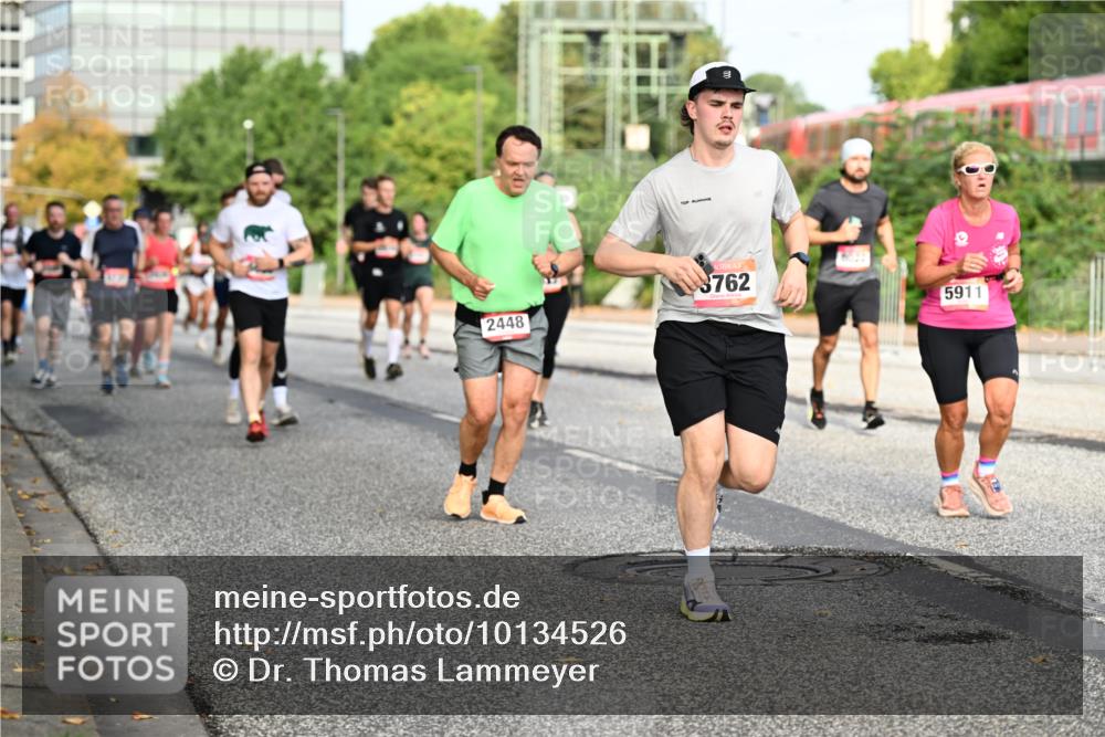 06.09.2026 - CURREX Alsterlauf Dr. Thomas Lammeyer http://msf.ph/oto/10134526 06.09.2026 09:59:55 Laufen 2448, 3762, 5911 meine-sportfotos.de