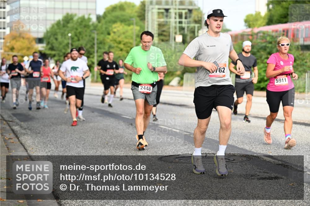 06.09.2026 - CURREX Alsterlauf Dr. Thomas Lammeyer http://msf.ph/oto/10134528 06.09.2026 09:59:55 Laufen 2448, 62, 5911 meine-sportfotos.de