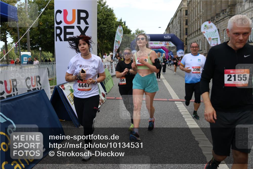 06.09.2026 - CURREX Alsterlauf Strokosch-Dieckow http://msf.ph/oto/10134531 06.09.2026 10:08:27 Ziel 2035, 2080, 2105, 2155, 2440, 2504, 3093, 3352, 3390, 4146, 4247, 4399, 4447, 4476, 5030, 5342, 5502, 5582, 5854, 6230, 6473, 8045, 8297 meine-sportfotos.de