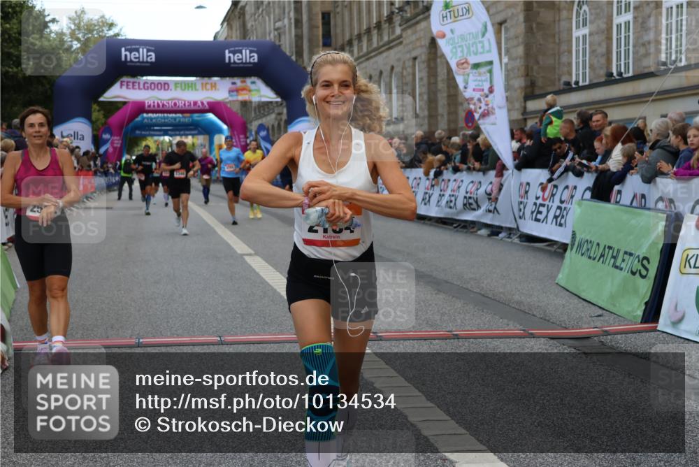06.09.2026 - CURREX Alsterlauf Strokosch-Dieckow http://msf.ph/oto/10134534 06.09.2026 09:55:05 Ziel 2184, 2261, 2348, 2397, 2494, 2502, 2826, 2962, 3291, 4322, 4622, 4765, 4839, 5094, 5298, 5385, 5721 meine-sportfotos.de