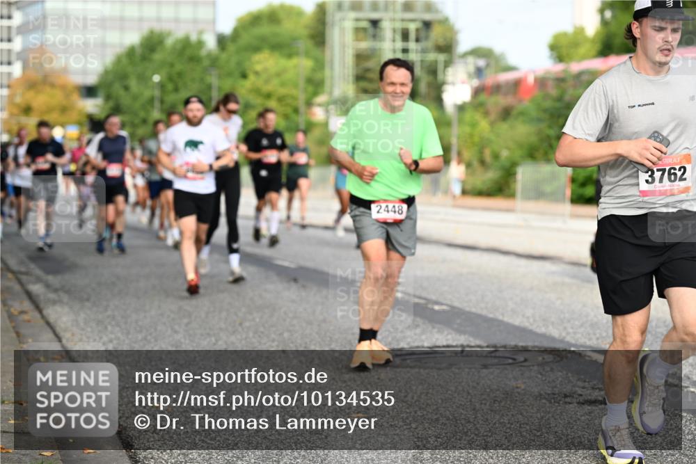06.09.2026 - CURREX Alsterlauf Dr. Thomas Lammeyer http://msf.ph/oto/10134535 06.09.2026 09:59:56 Laufen 2448, 3762 meine-sportfotos.de