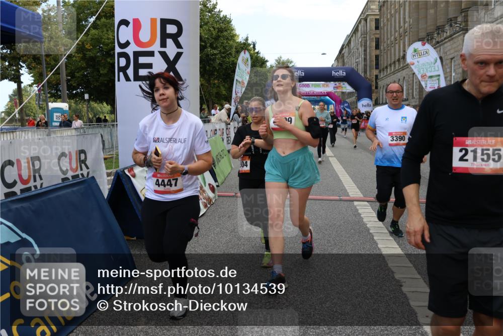 06.09.2026 - CURREX Alsterlauf Strokosch-Dieckow http://msf.ph/oto/10134539 06.09.2026 10:08:27 Ziel 2035, 2080, 2105, 2155, 2440, 2504, 3093, 3352, 3390, 4146, 4247, 4399, 4447, 4476, 5030, 5342, 5502, 5582, 5854, 6230, 6473, 8045, 8297 meine-sportfotos.de