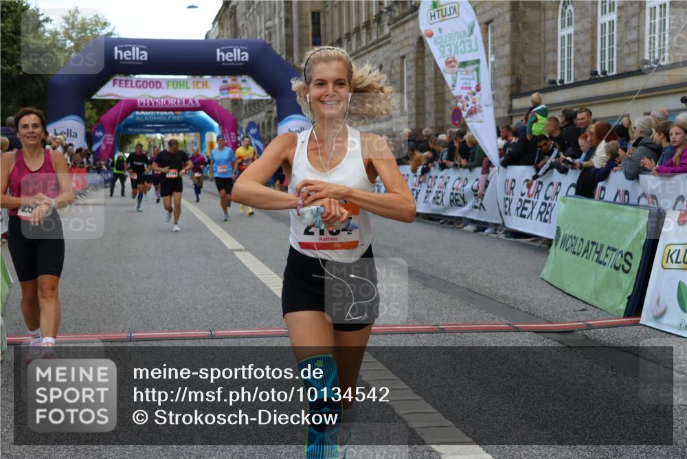 06.09.2026 - CURREX Alsterlauf Strokosch-Dieckow http://msf.ph/oto/10134542 06.09.2026 09:55:05 Ziel 2184, 2261, 2348, 2397, 2494, 2502, 2826, 2962, 3291, 4322, 4622, 4765, 4839, 5094, 5298, 5385, 5721 meine-sportfotos.de